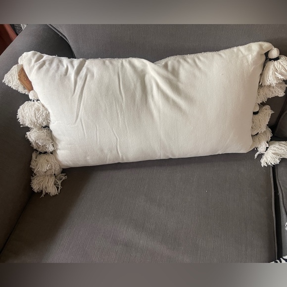 NEW LAST ONE Halloween Ghost Viral White Three Ghost 👻 Tassel Pillow Rachel Zoe - Picture 8 of 10